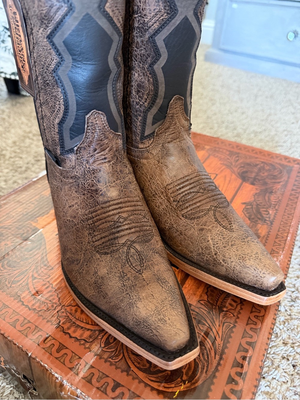 Brown Textured Leather Western Cowboy Boots for Men - Picture 2 of 4